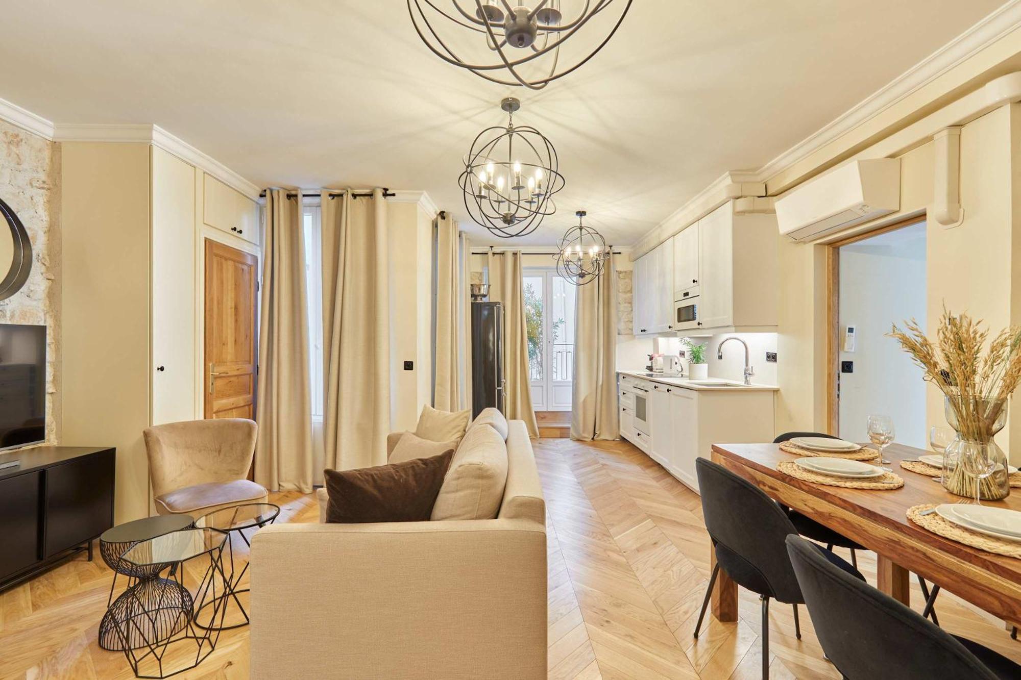 Cozy Center Of Apartment